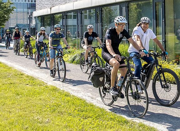 Pro Rad Kernen hat erneut eine Kidical-Mass veranstaltet und lädt nun alle antretenden Listen zur kommunalen Radtour durch Kernen ein, 07.06.2024.